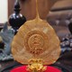Lá Bồ đề mạ vàng gắn biểu tượng (đế sen bé)